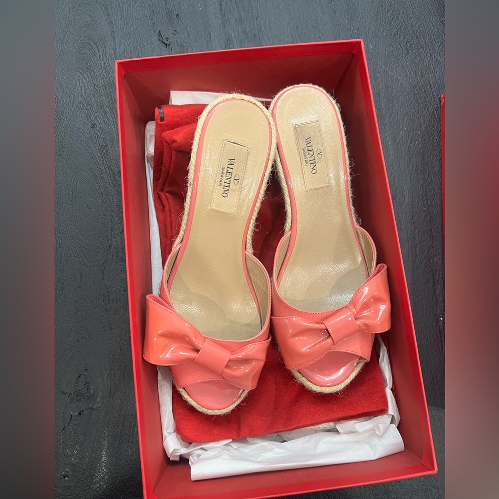 Super cute heeled pink Valentino sandals - Picture 6 of 11